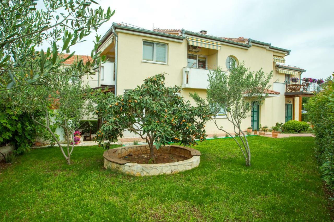 Apartments Emma Biograd Na Moru Exterior foto